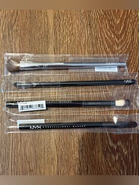 Lot of 4 Makeup Brushes NARS Clinique NYX